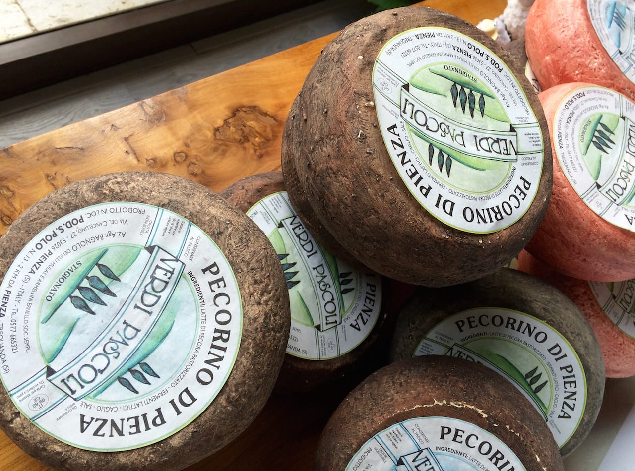 Pecorino di Pienza: storia del formaggio più famoso in Toscana