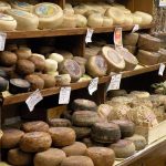 Pecorino di Pienza: storia del formaggio più famoso in Toscana