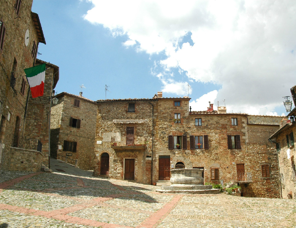 Piazza Il Vecchietta