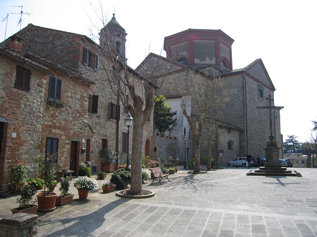 Piazza del tribunale in Lucignano