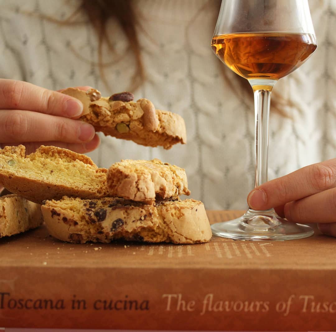 Cantucci and Vin Santo perfect pairing