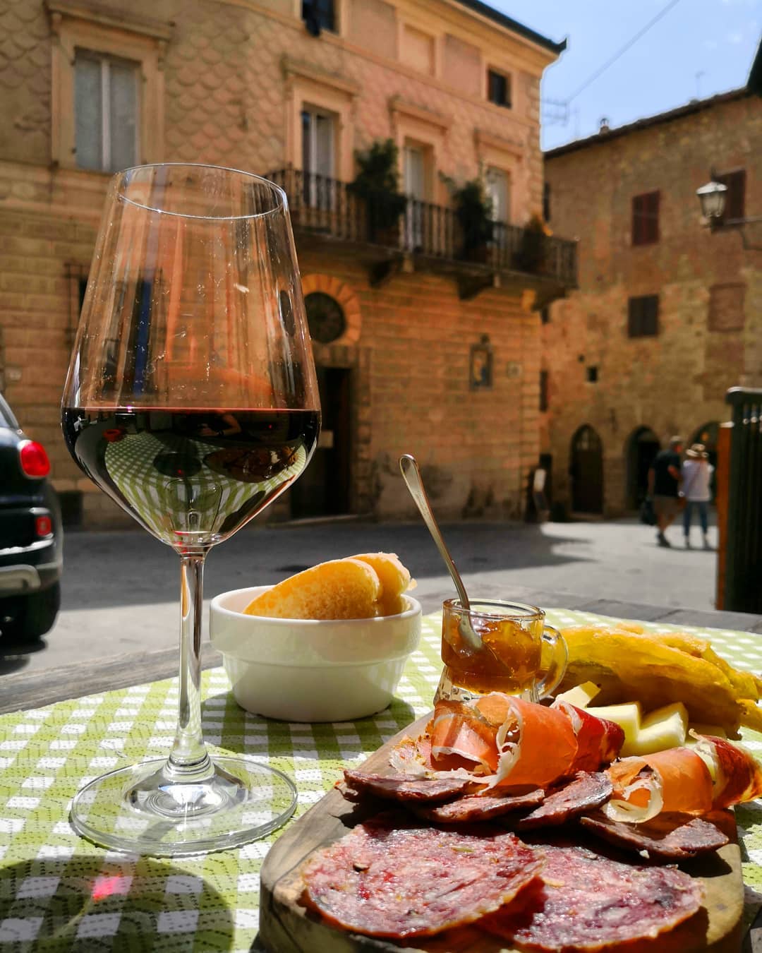 where to taste wines in Montepulciano