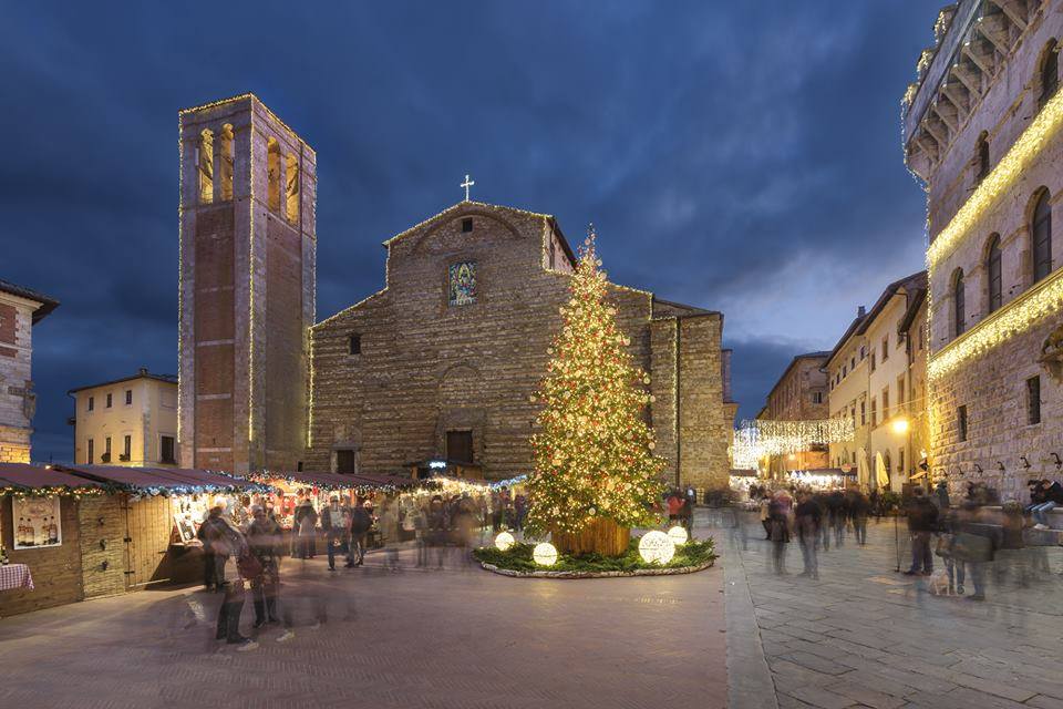 Christmas Shopping in Montepulciano