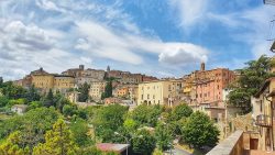 Chi era Agnolo Poliziano, il poeta di Montepulciano