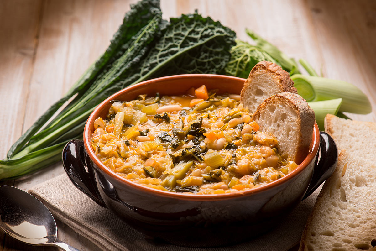 Ribollita piatto tipico cucina toscana