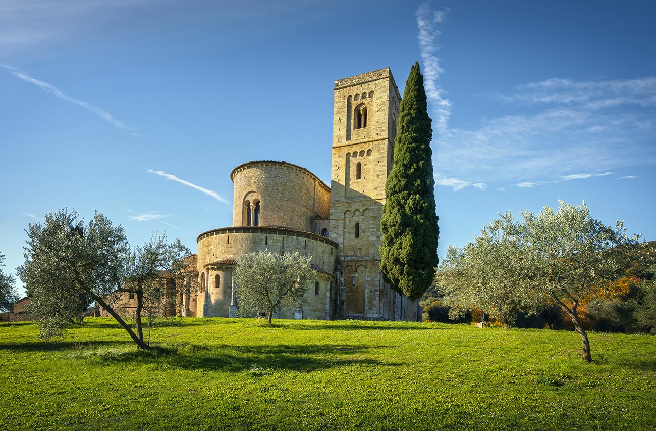 Cycling towards Abbazia di Sant'Antimo